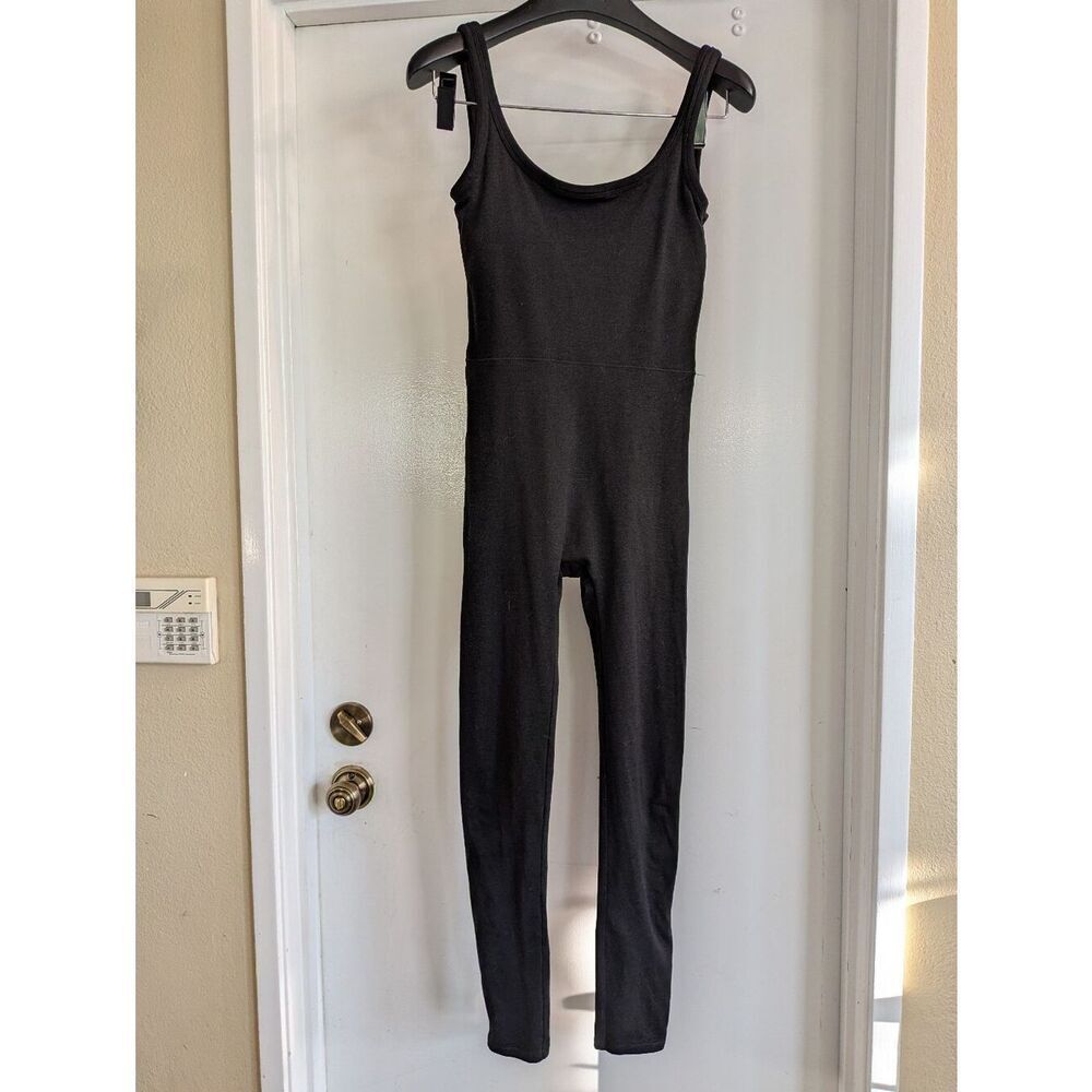 Vuori Halo Essential Jumpsuit Heathered Black Smal Sleeveless Tank Jumpsuit